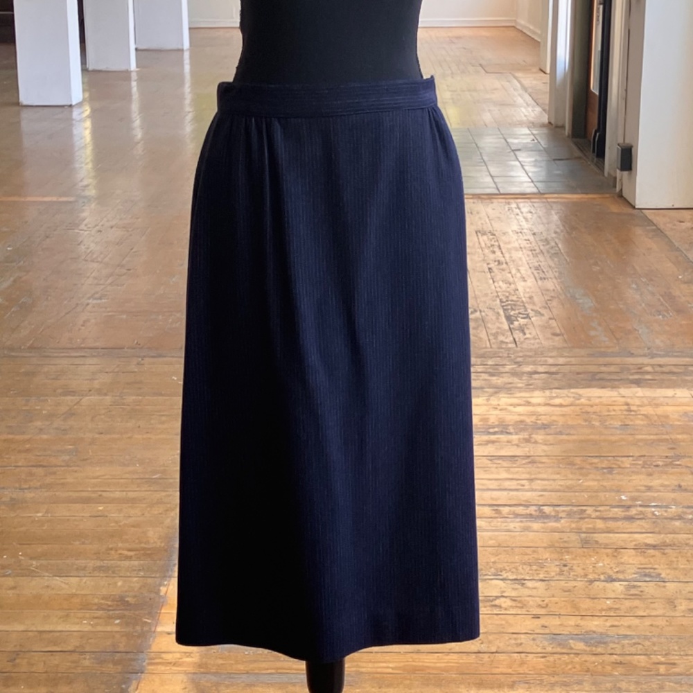 Vintage navy pinstriped skirt suit - Picture 14 of 14